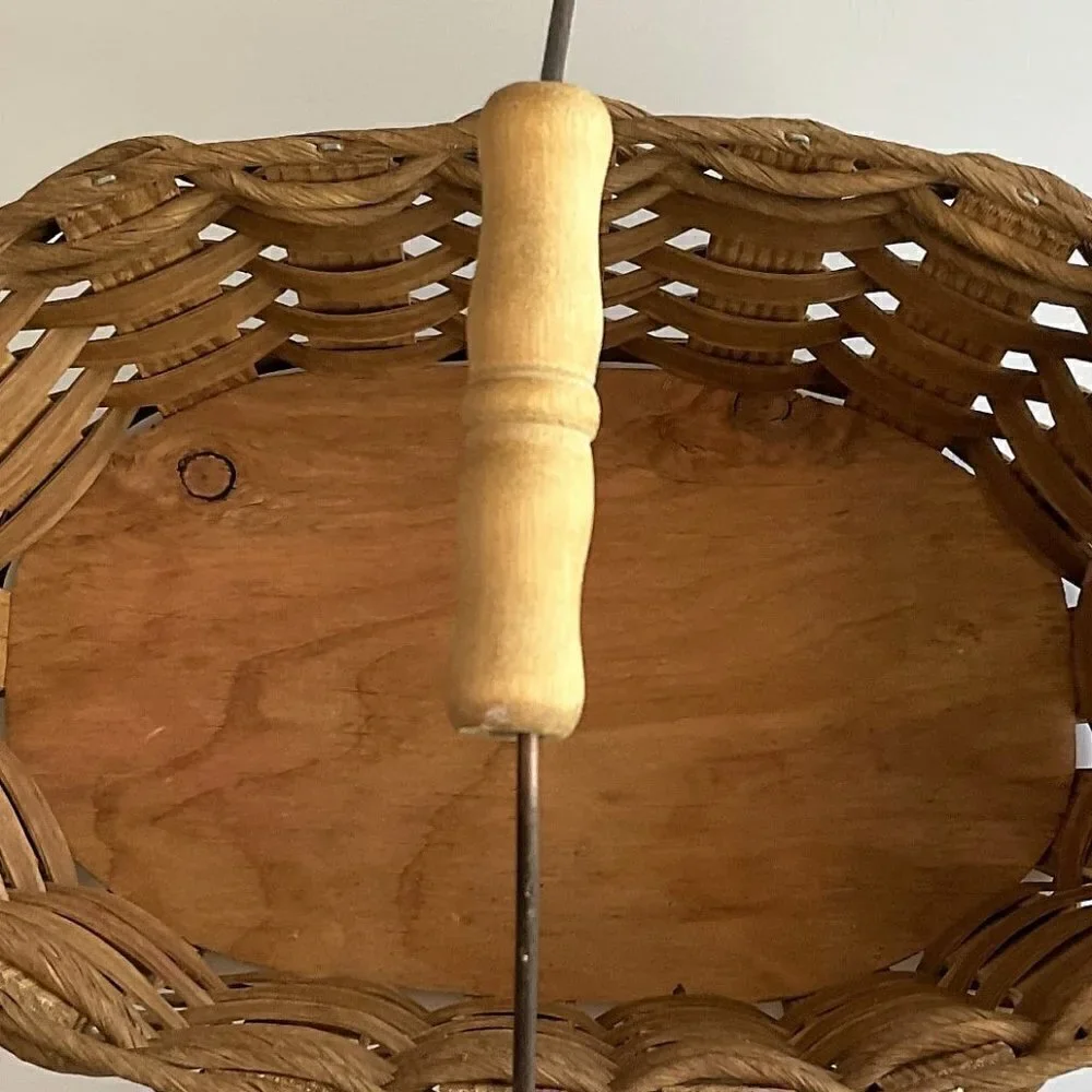 VINTAGE FARMHOUSE SPLINT WOODEN BASKET MOVEABLE BAIL HANDLE BOTTOM STAMPED